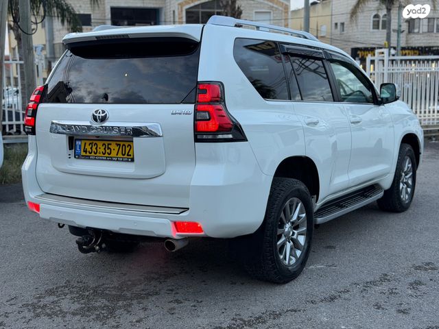 טויוטה לנד קרוזר