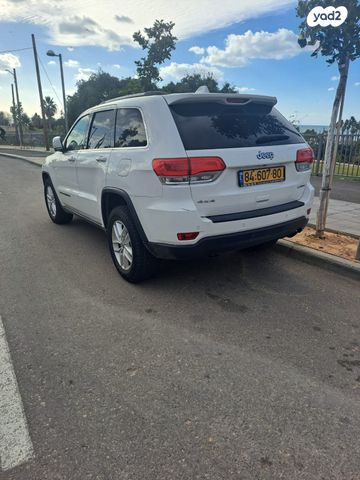 מודעת רכב ג'יפ גרנד צ'ירוקי