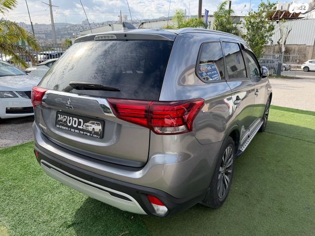 מיצובישי אאוטלנדר