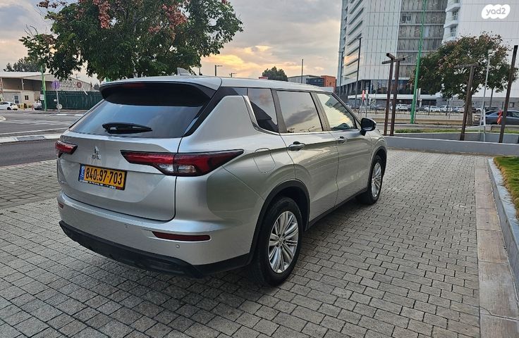 מיצובישי אאוטלנדר