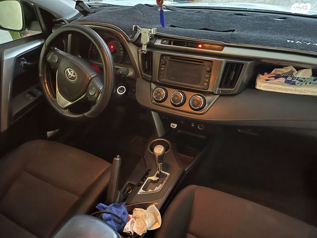 טויוטה RAV4