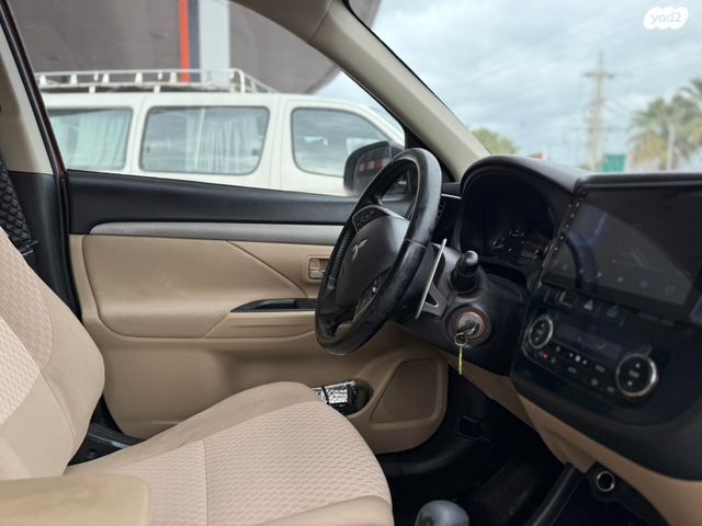 מיצובישי אאוטלנדר