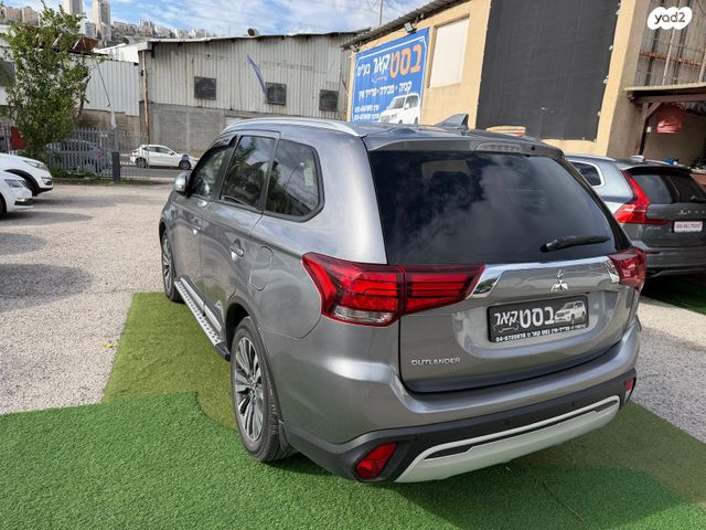 מיצובישי אאוטלנדר