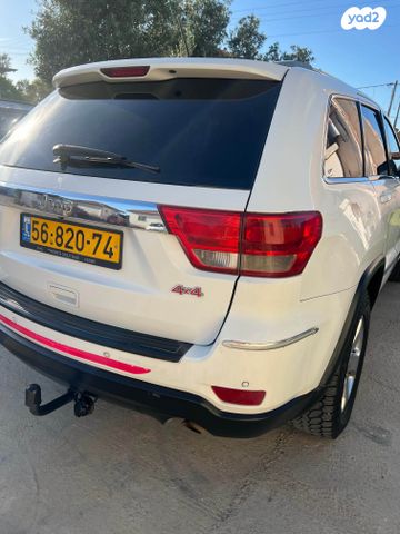 מודעת רכב ג'יפ גרנד צ'ירוקי