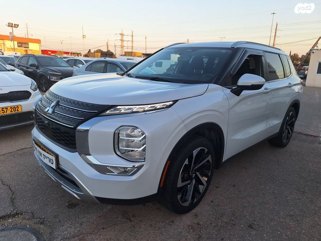 מיצובישי אאוטלנדר