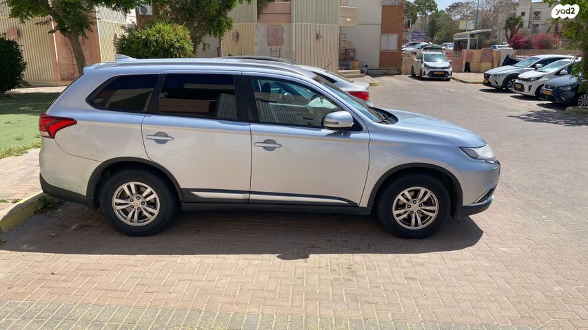 מיצובישי אאוטלנדר