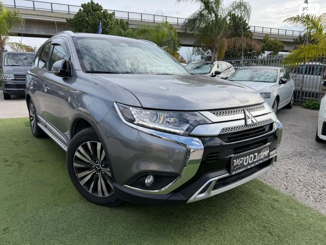 מיצובישי אאוטלנדר