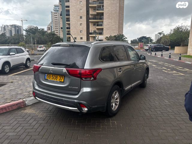 מיצובישי אאוטלנדר