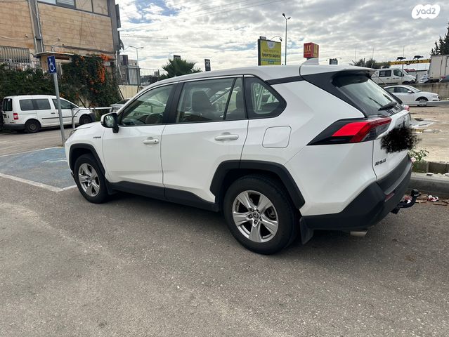 טויוטה RAV4