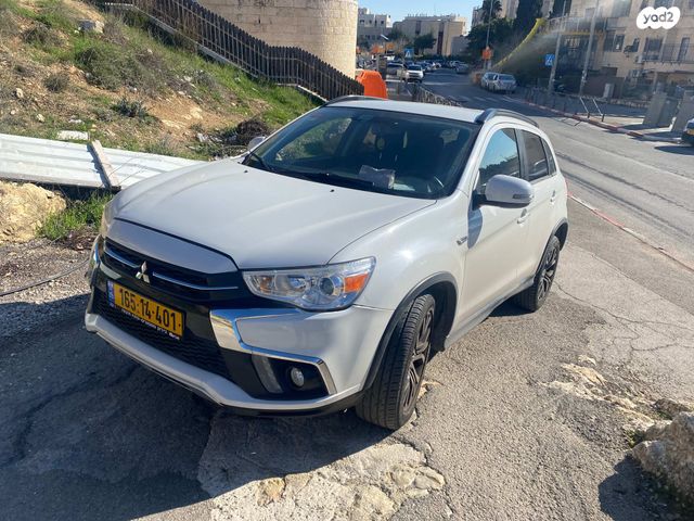 מודעת רכב מיצובישי ASX