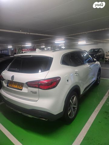 מודעת רכב אם ג'י EHS PHEV