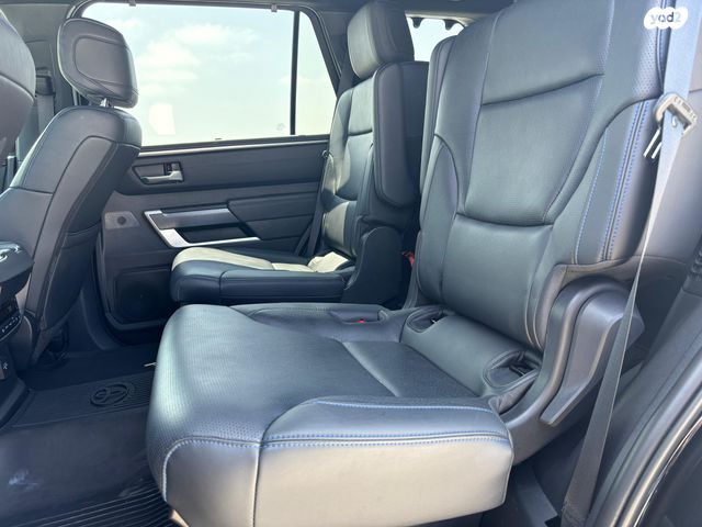 טויוטה סקויה