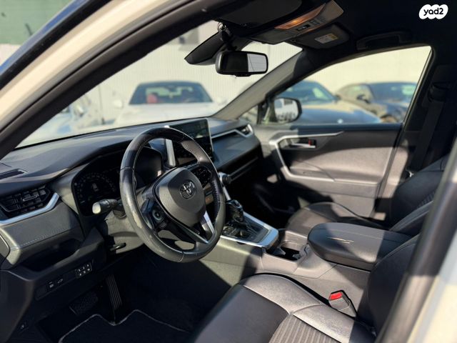 טויוטה RAV4