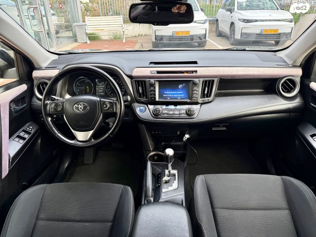 טויוטה RAV4
