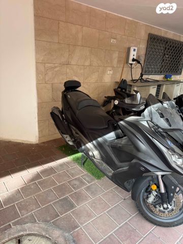 מודעת רכב קימקו AK 550