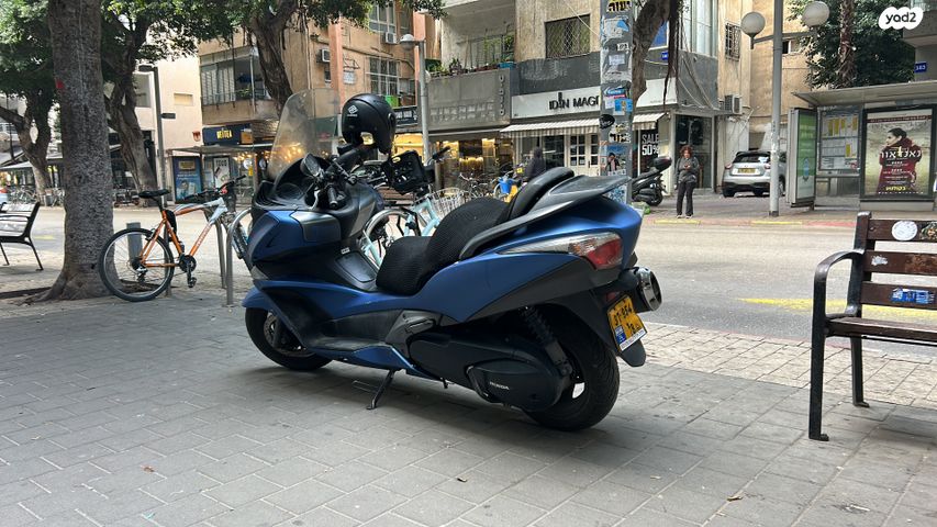 מודעת רכב הונדה סילבר-ווינג 400