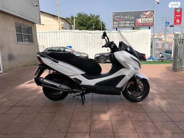 מודעת רכב קימקו איקס-טאון 250I