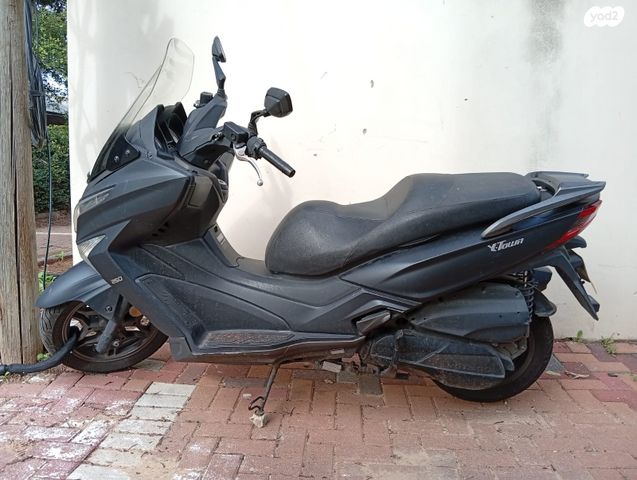 מודעת רכב קימקו איקס-טאון 250I