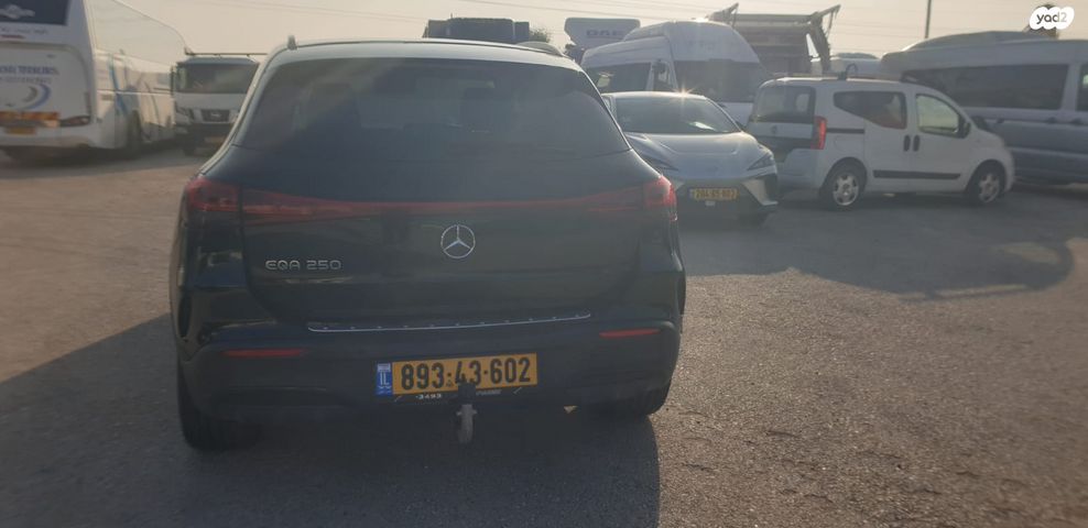 מודעת רכב מרצדס-בנץ EQA 2