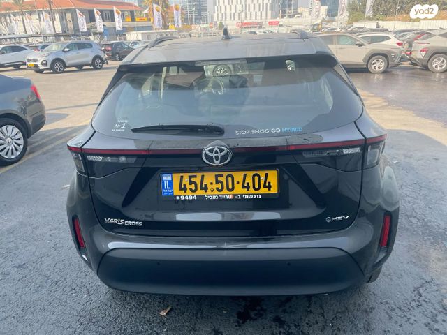 טויוטה יאריס קרוס