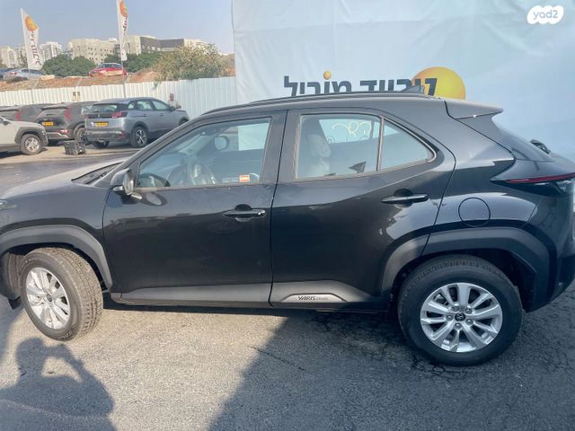 טויוטה יאריס קרוס