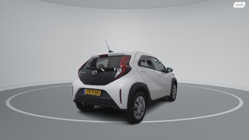 טויוטה אייגו X