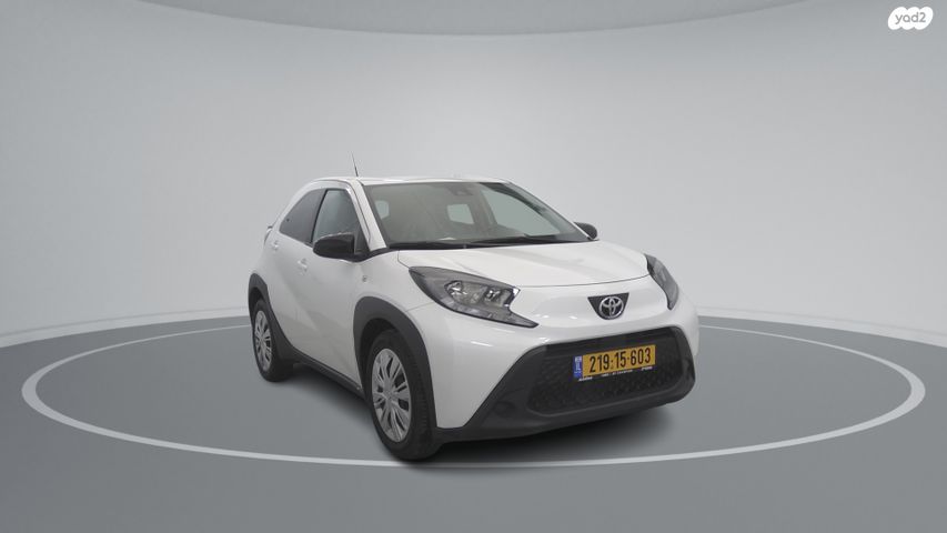 טויוטה אייגו X