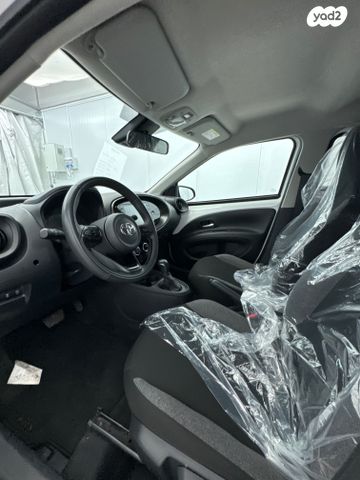 טויוטה אייגו X