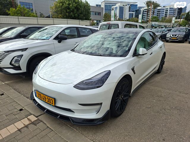 מודעת רכב טסלה מודל 3