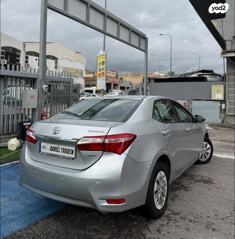 טויוטה קורולה