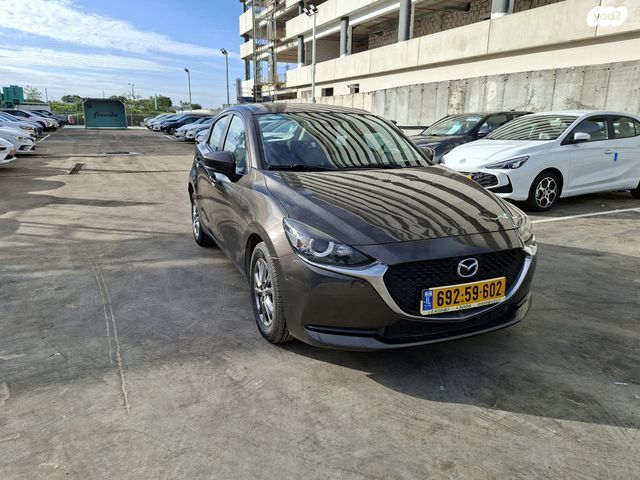 מודעת רכב מאזדה 2