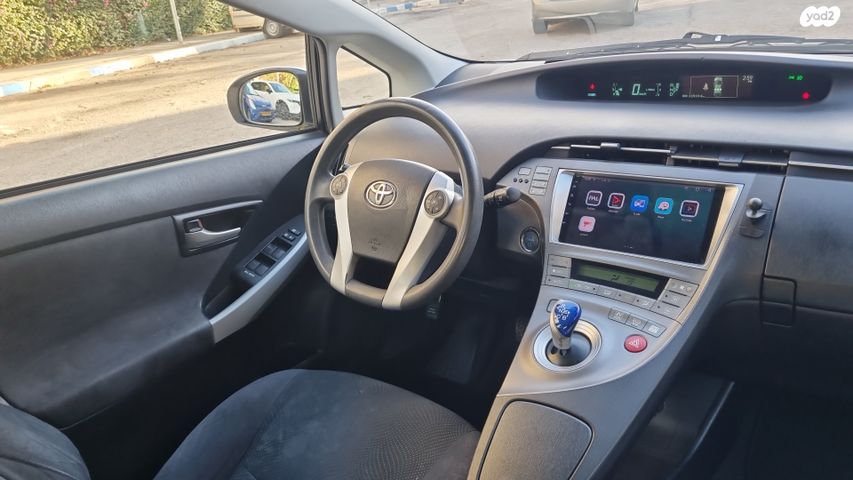 טויוטה פריוס