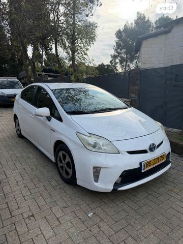 מודעת רכב טויוטה פריוס