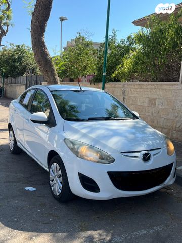 מודעת רכב מאזדה 2