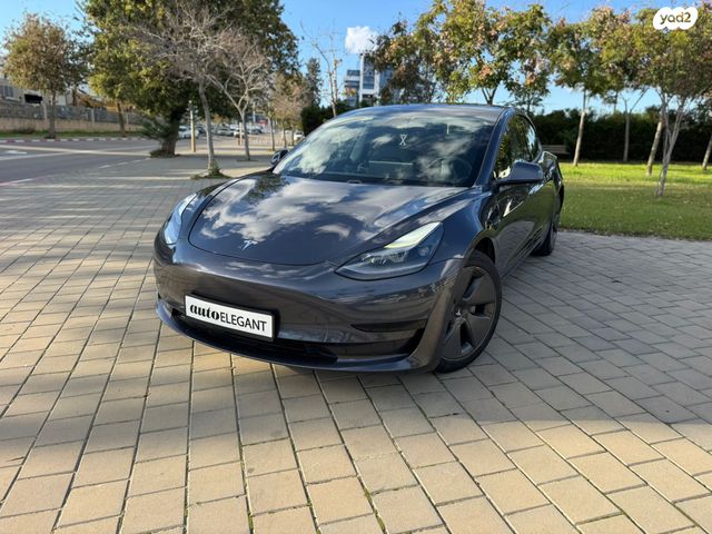 מודעת רכב טסלה מודל 3