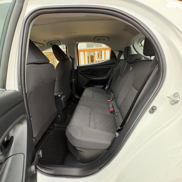 טויוטה יאריס