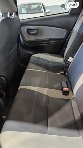 טויוטה יאריס