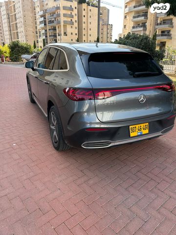 מרצדס-בנץ EQE SUV