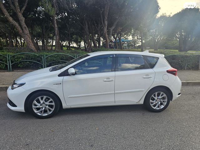 טויוטה אוריס