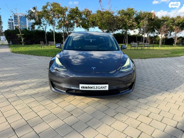 טסלה מודל 3