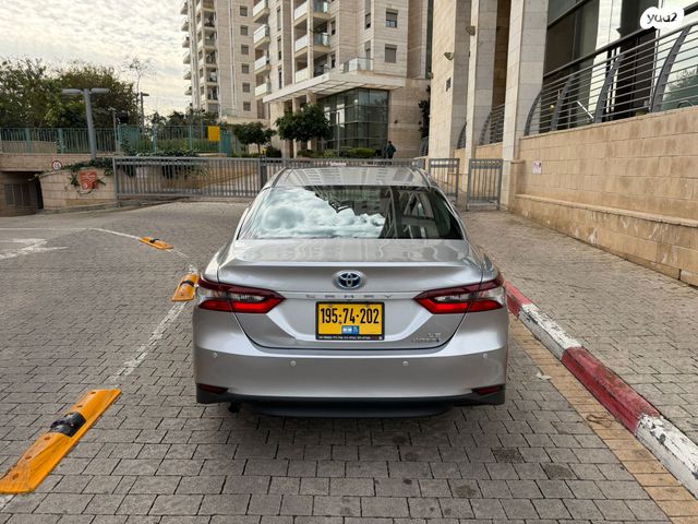 טויוטה קאמרי