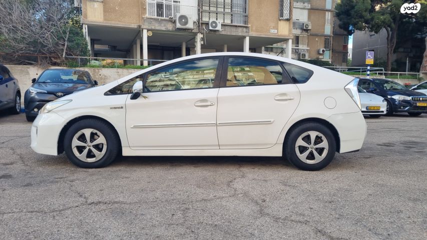 טויוטה פריוס