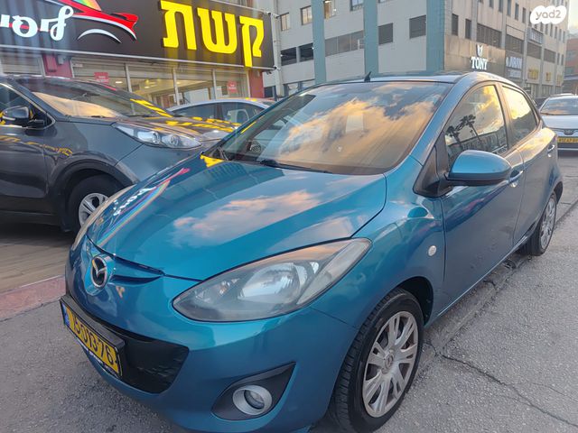 מודעת רכב מאזדה 2