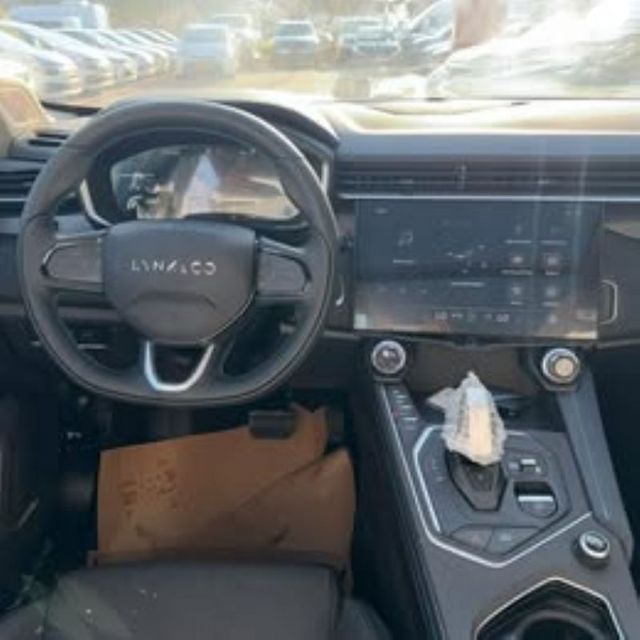 לינק אנד קו 01