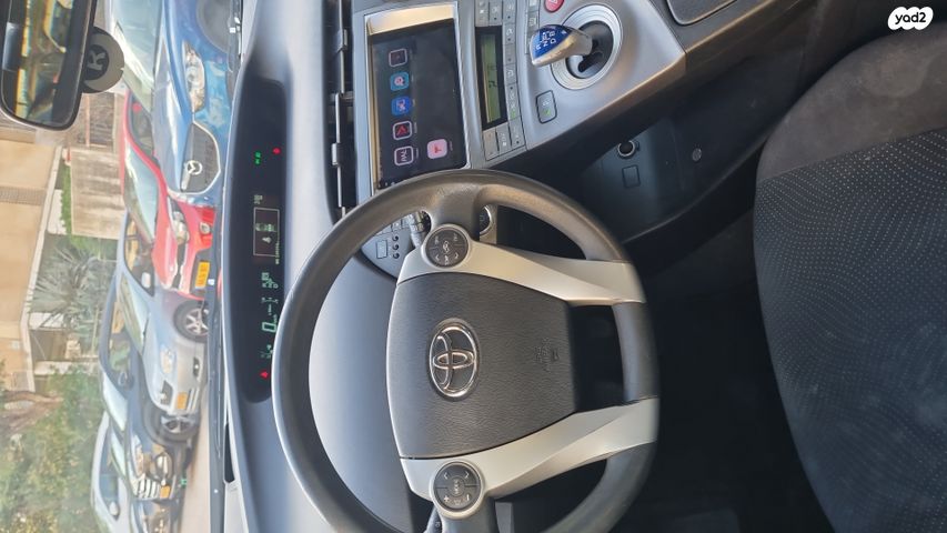 טויוטה פריוס