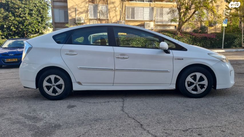 טויוטה פריוס