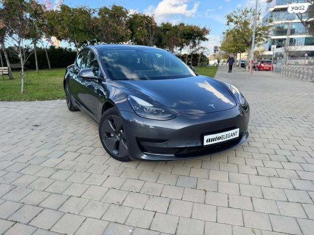 טסלה מודל 3