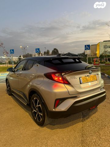 מודעת רכב טויוטה C-HR