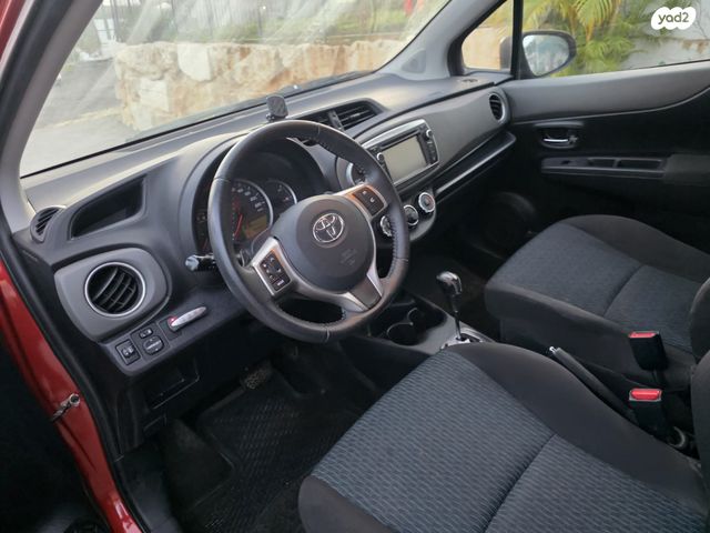 טויוטה יאריס