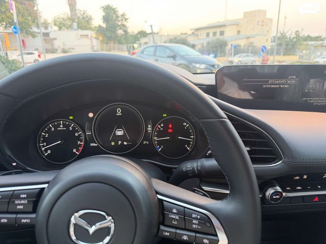 מאזדה 3
